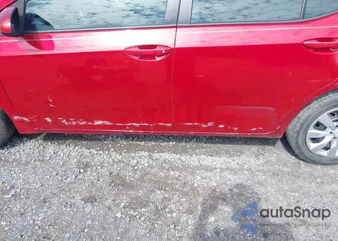 2014 Toyota Corolla Le z USA, uszkodzony, nr VIN 2T1BURHE8EC115105